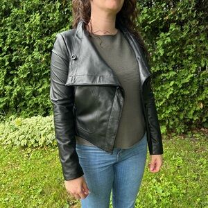 Sleek Black Genuine Leather Jacket - M